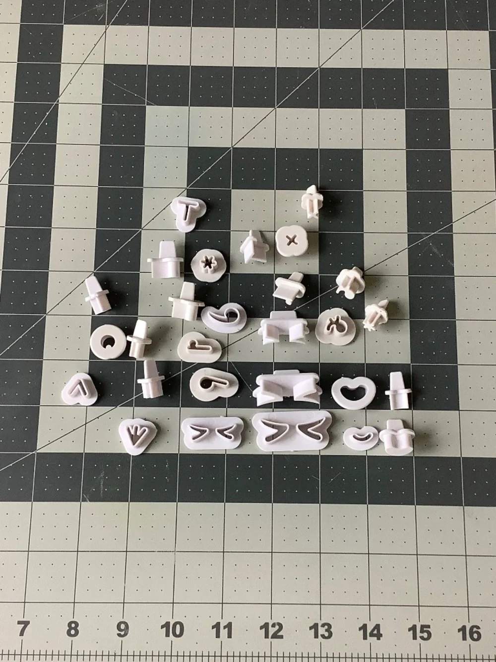 Mini Fondant Cutters Set – Eyes, Noses, Mouths, Eyelashes & Facial Expressions